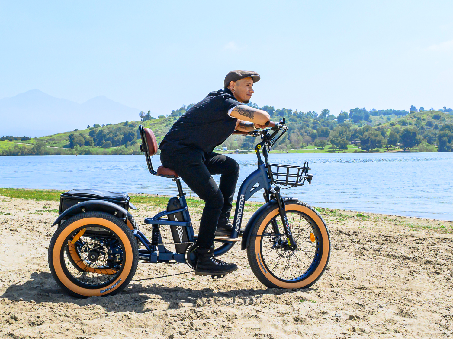 Grandtan X full-suspension electric trike in neptune blue