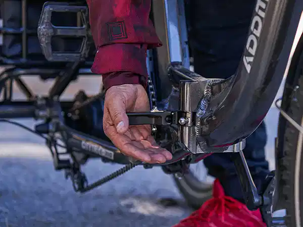 to unfold a folding trikes